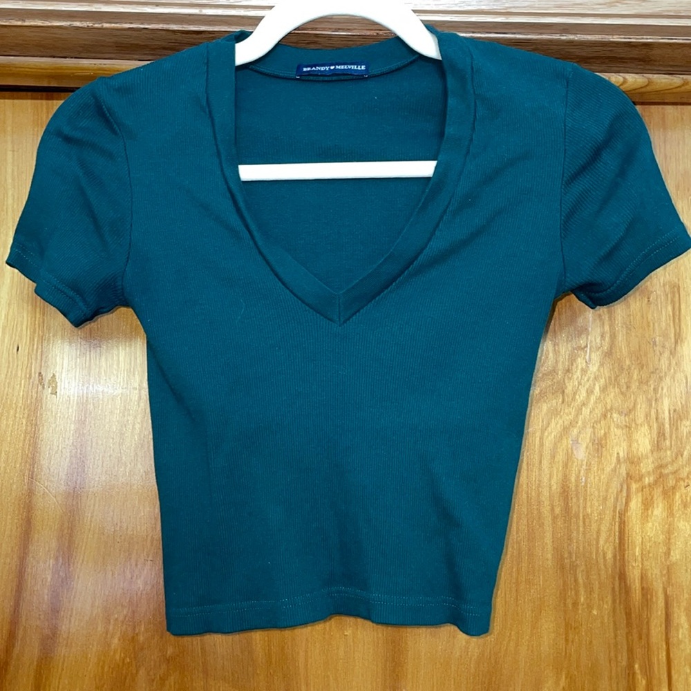 🎉 3 items for $20! Brandy Melville Green V Neck